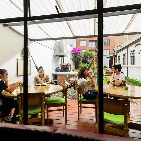 Hostal La Pinta Bogotá Exteriör bild