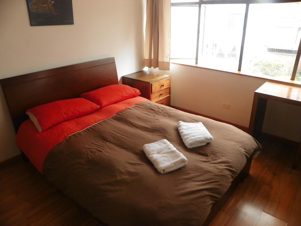 Hostal La Pinta Bogotá Exteriör bild