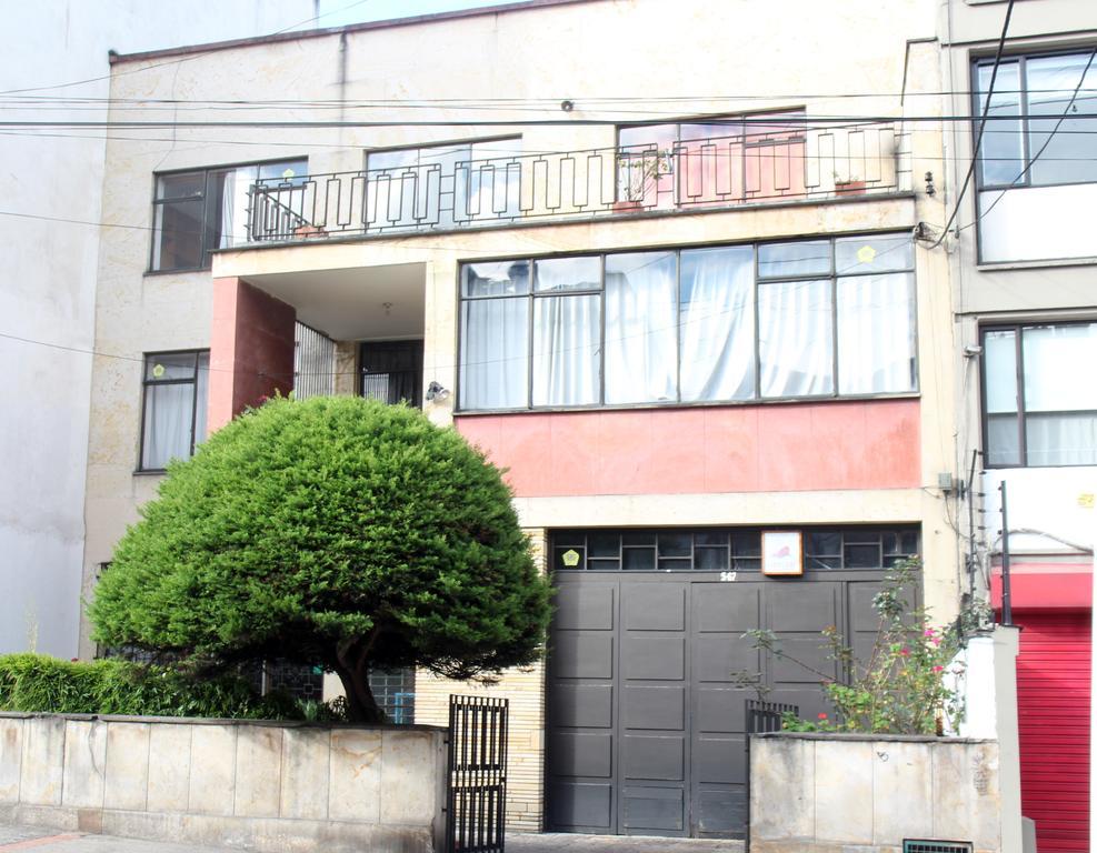 Hostal La Pinta Bogotá Exteriör bild