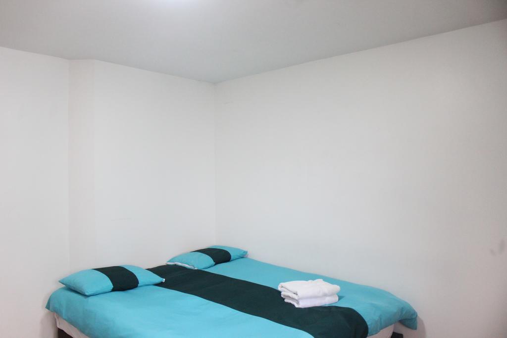 Hostal La Pinta Bogotá Exteriör bild