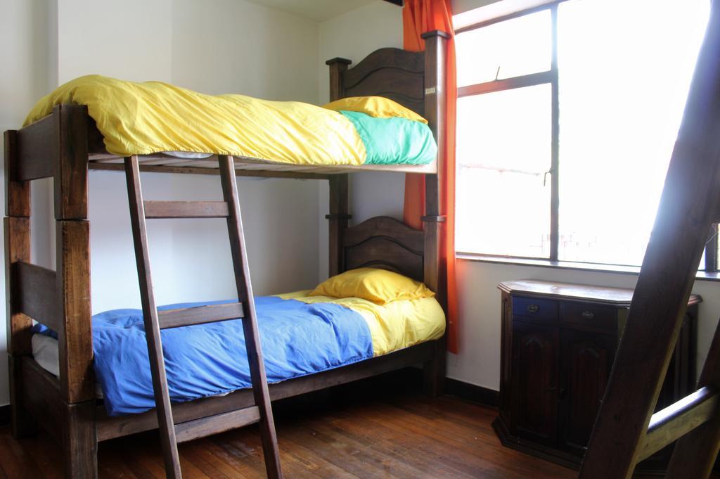 Hostal La Pinta Bogotá Exteriör bild