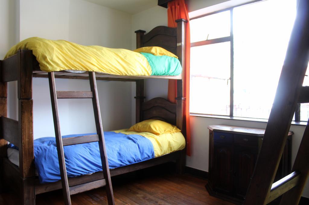 Hostal La Pinta Bogotá Exteriör bild