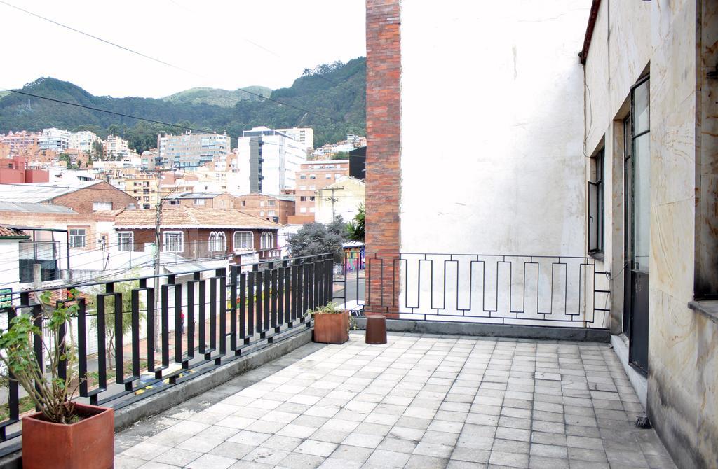 Hostal La Pinta Bogotá Exteriör bild