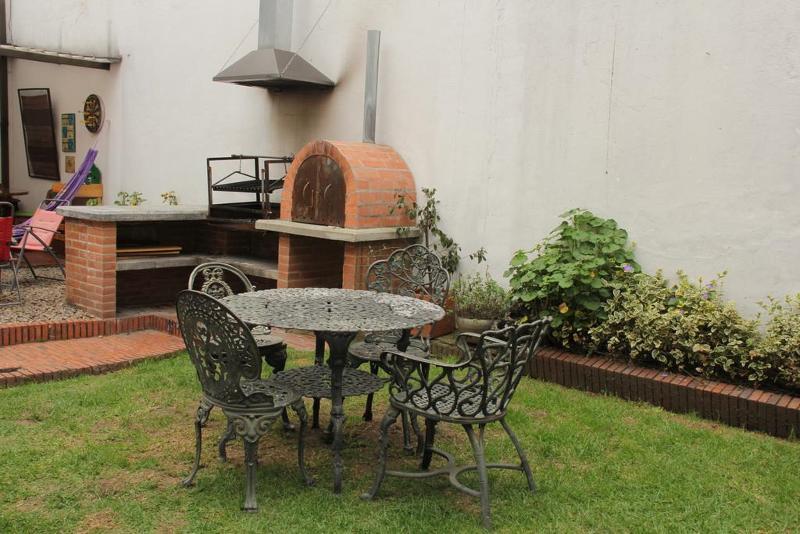 Hostal La Pinta Bogotá Exteriör bild
