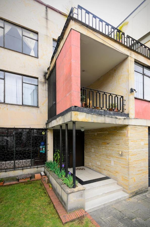Hostal La Pinta Bogotá Exteriör bild