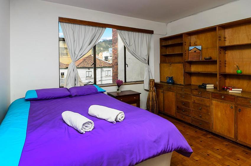 Hostal La Pinta Bogotá Exteriör bild