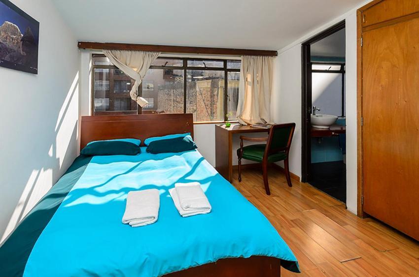 Hostal La Pinta Bogotá Exteriör bild