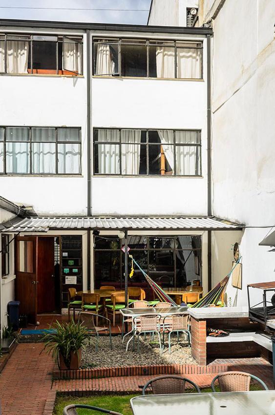 Hostal La Pinta Bogotá Exteriör bild