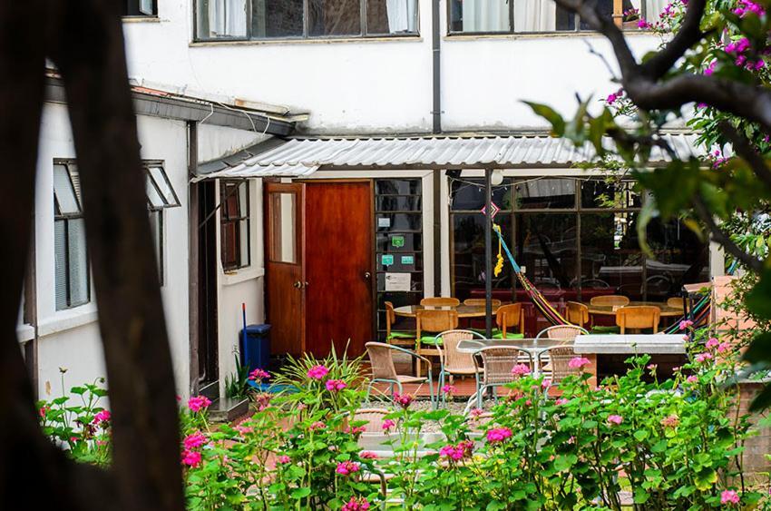 Hostal La Pinta Bogotá Exteriör bild