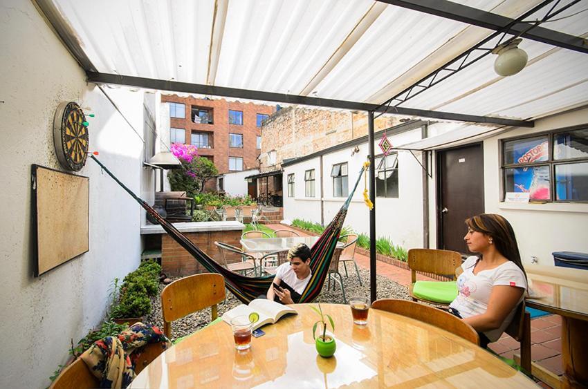 Hostal La Pinta Bogotá Exteriör bild