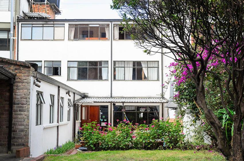 Hostal La Pinta Bogotá Exteriör bild